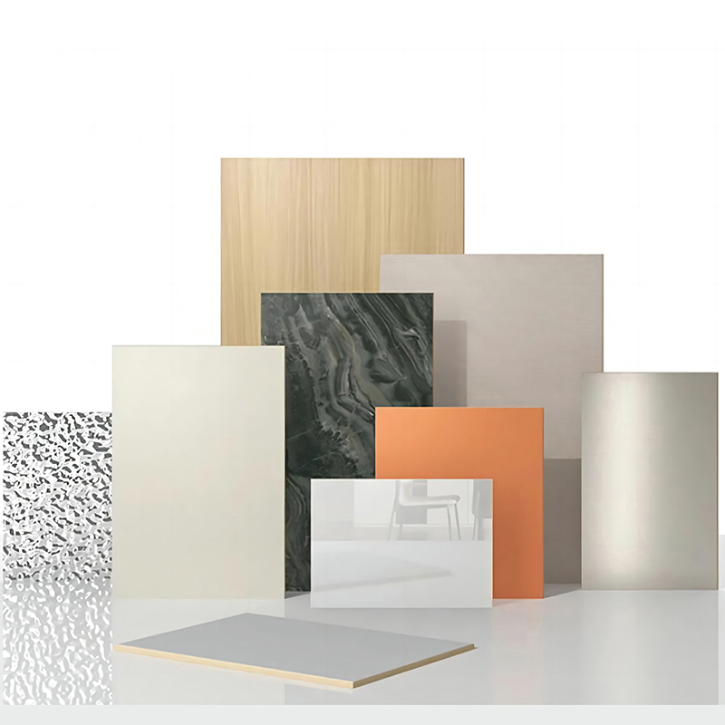 Kevyt PVC-hiilikristallilevy, suuritiheyksinen naarmuuntumaton 5 mm-8 mm paksu kaupallisiin hotellihuoneisiin. Kylpyhuoneen sisustukseen tulenkestävä B1-luokan kestävä seinäpaneeli