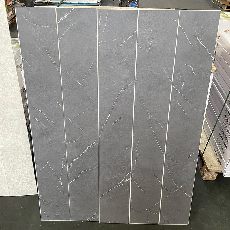 Valkoinen ja musta marmori puusyinen jäykkä ydin Interlock Click Lock Vinyyli lankkulattia Piso PVC sisäpuoli Click Piso SPC lattia